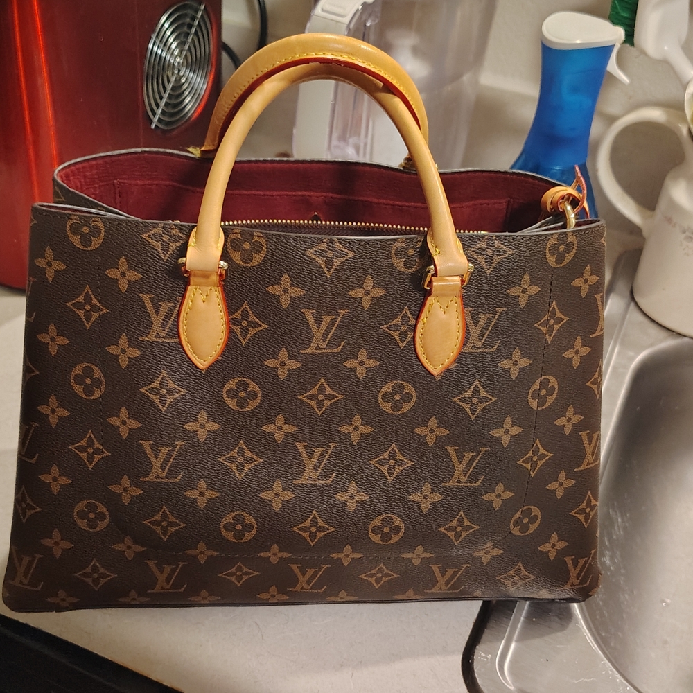 Authentic Louis Vuitton Purse - Picture 2 of 9